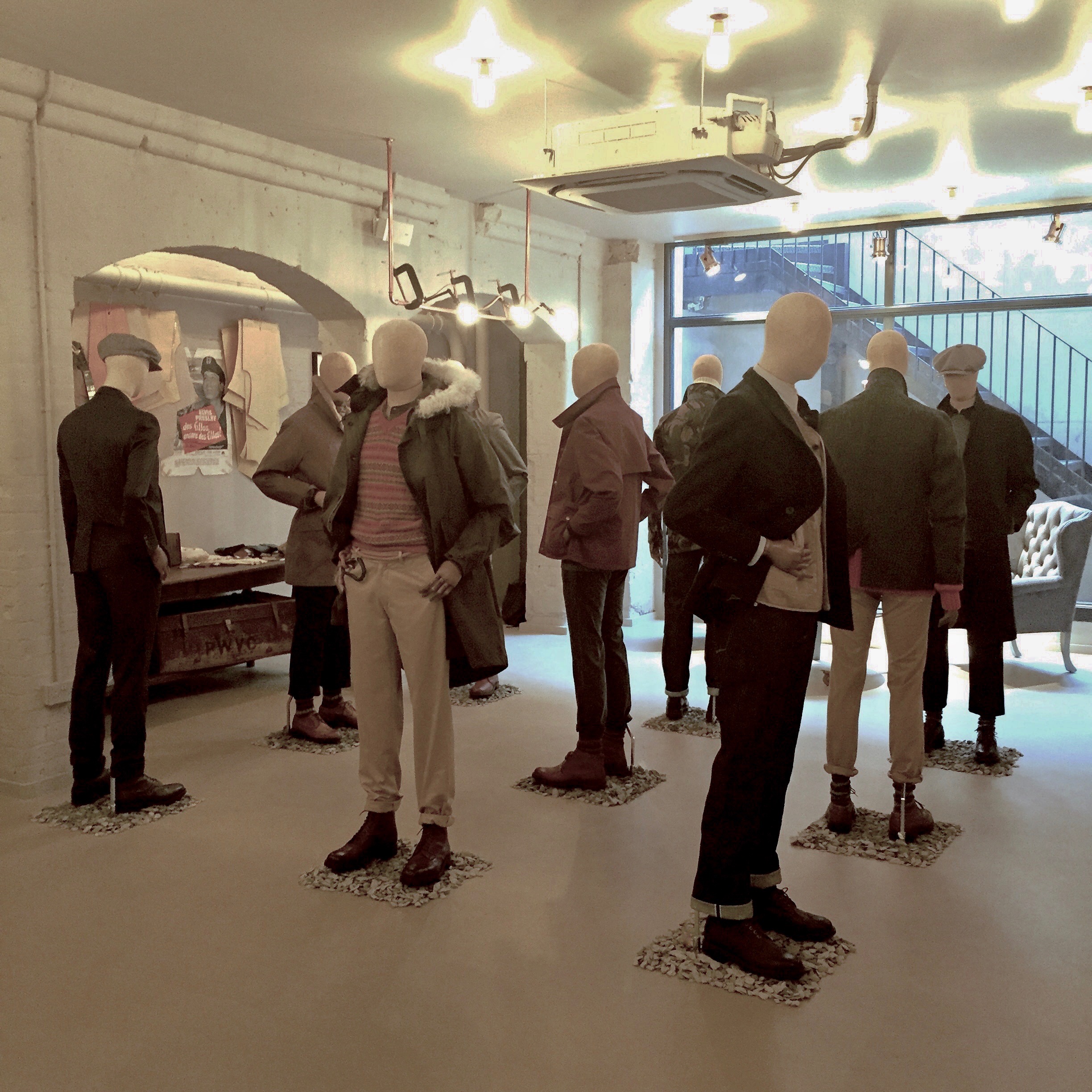 private-white-press-show-1